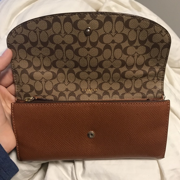 Coach Wallet - Picture 4 of 5
